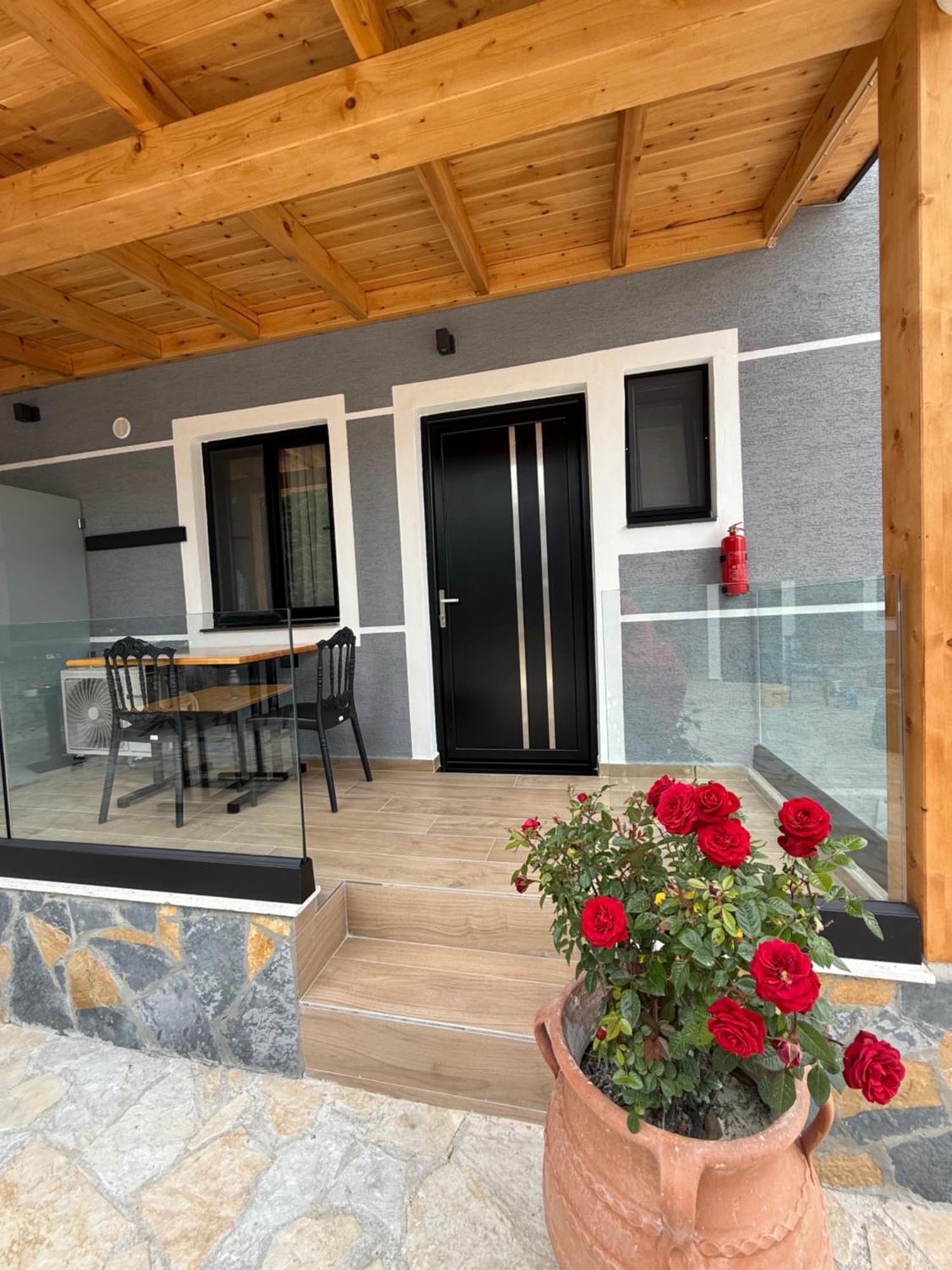 Vila La Familia Ksamil Exterior foto